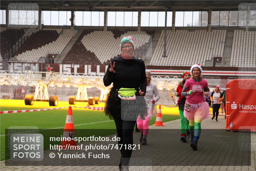08.12.2024 - St. Pauli X-Mass-Run No. 14 Yannick Fuchs http://msf.ph/oto/7471821 08.12.2024 10:05:57 Ziel 65, 175, 751, 932, 1068, 1178, 1243, 1605, 1643, 1650, 2077, 2306, 2308, 2344, 2435, 2474, 2603, 2864, 2908, 3006, 3114, 3115, 3118, 3184, 3302 meine-sportfotos.de