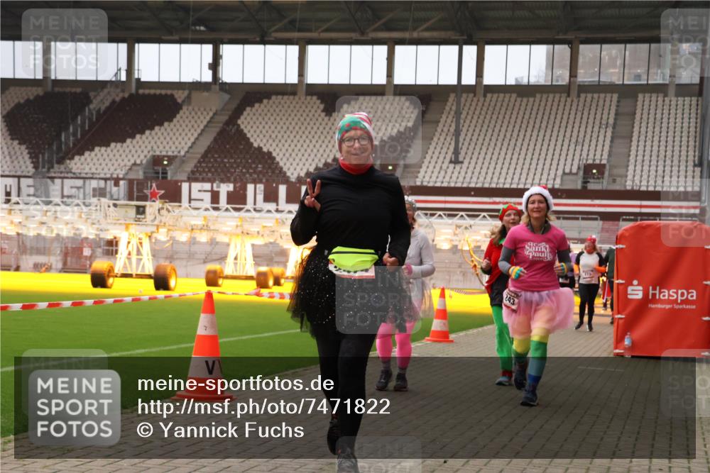 08.12.2024 - St. Pauli X-Mass-Run No. 14 Yannick Fuchs http://msf.ph/oto/7471822 08.12.2024 10:05:57 Ziel 65, 175, 751, 932, 1068, 1178, 1243, 1605, 1643, 1650, 2077, 2306, 2308, 2344, 2435, 2474, 2603, 2864, 2908, 3006, 3114, 3115, 3118, 3184, 3302 meine-sportfotos.de