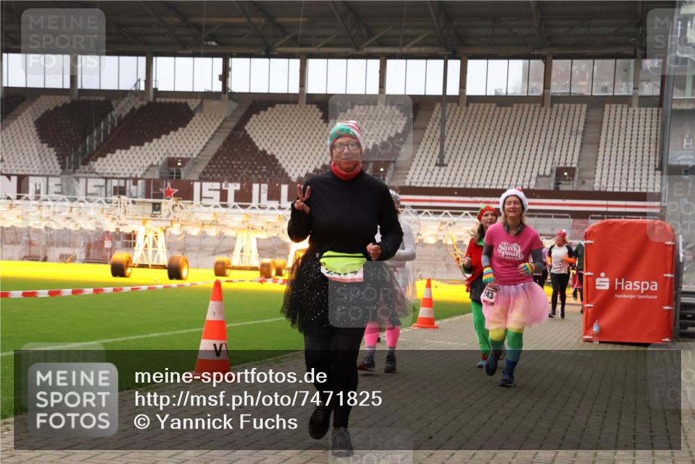08.12.2024 - St. Pauli X-Mass-Run No. 14 Yannick Fuchs http://msf.ph/oto/7471825 08.12.2024 10:05:57 Ziel 65, 175, 751, 932, 1068, 1178, 1243, 1605, 1643, 1650, 2077, 2306, 2308, 2344, 2435, 2474, 2603, 2864, 2908, 3006, 3114, 3115, 3118, 3184, 3302 meine-sportfotos.de