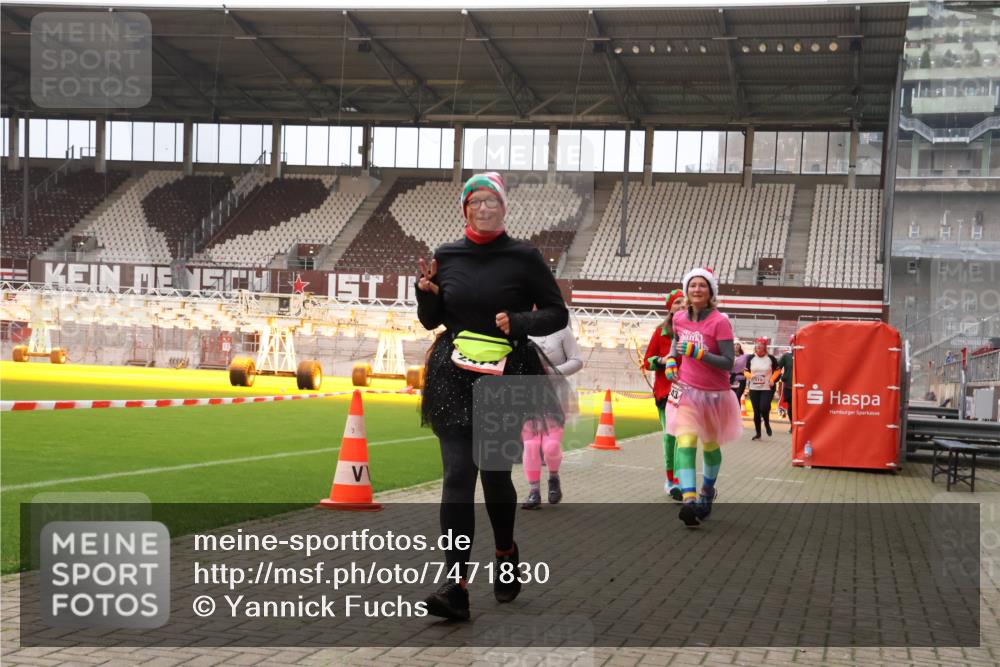 08.12.2024 - St. Pauli X-Mass-Run No. 14 Yannick Fuchs http://msf.ph/oto/7471830 08.12.2024 10:05:58 Ziel 65, 175, 751, 932, 1068, 1178, 1243, 1605, 1643, 1650, 2077, 2306, 2308, 2344, 2435, 2474, 2603, 2864, 2908, 3006, 3114, 3115, 3118, 3184, 3302 meine-sportfotos.de