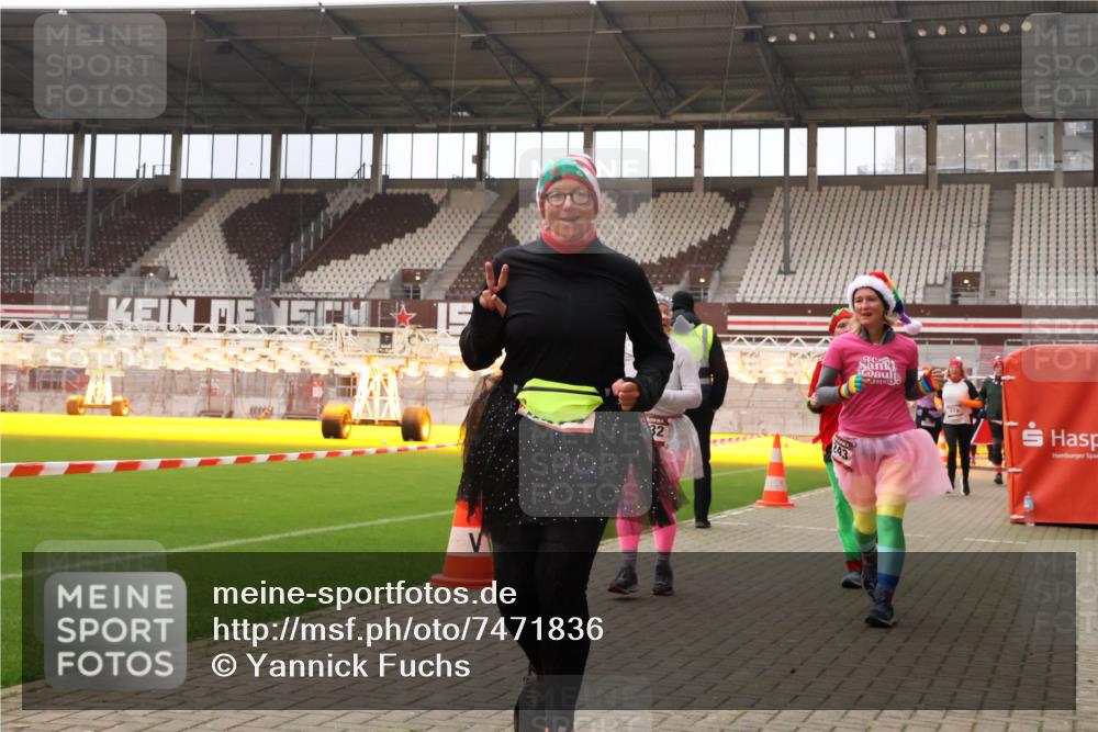 08.12.2024 - St. Pauli X-Mass-Run No. 14 Yannick Fuchs http://msf.ph/oto/7471836 08.12.2024 10:05:58 Ziel 65, 175, 751, 932, 1068, 1178, 1243, 1605, 1643, 1650, 2077, 2306, 2308, 2344, 2435, 2474, 2603, 2864, 2908, 3006, 3114, 3115, 3118, 3184, 3302 meine-sportfotos.de