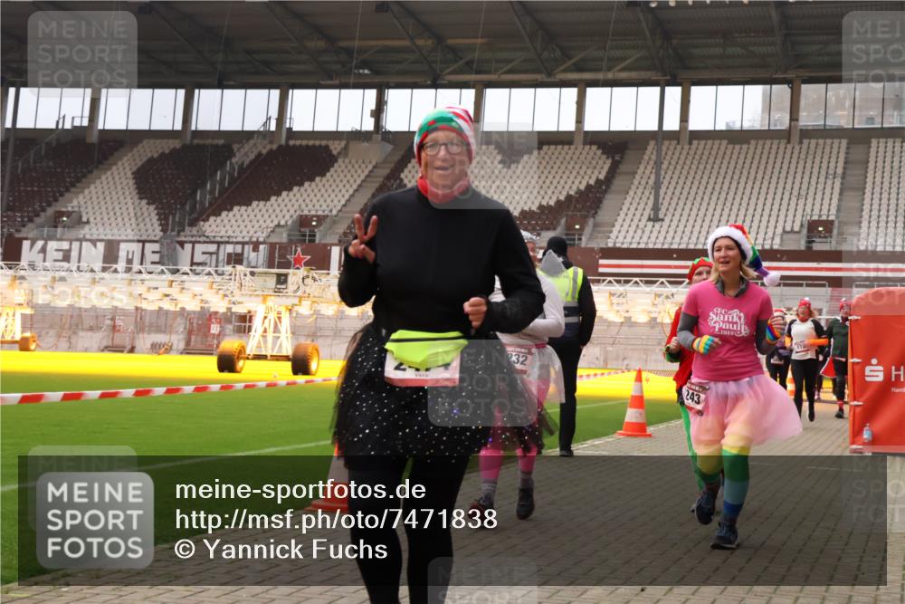 08.12.2024 - St. Pauli X-Mass-Run No. 14 Yannick Fuchs http://msf.ph/oto/7471838 08.12.2024 10:05:58 Ziel 65, 175, 751, 932, 1068, 1178, 1243, 1605, 1643, 1650, 2077, 2306, 2308, 2344, 2435, 2474, 2603, 2864, 2908, 3006, 3114, 3115, 3118, 3184, 3302 meine-sportfotos.de