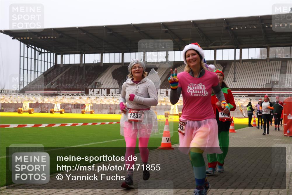 08.12.2024 - St. Pauli X-Mass-Run No. 14 Yannick Fuchs http://msf.ph/oto/7471855 08.12.2024 10:06:00 Ziel 65, 175, 751, 932, 1068, 1178, 1232, 1243, 1605, 1643, 1650, 2077, 2306, 2308, 2344, 2435, 2474, 2603, 2908, 3006, 3114, 3115, 3118, 3184, 3302 meine-sportfotos.de