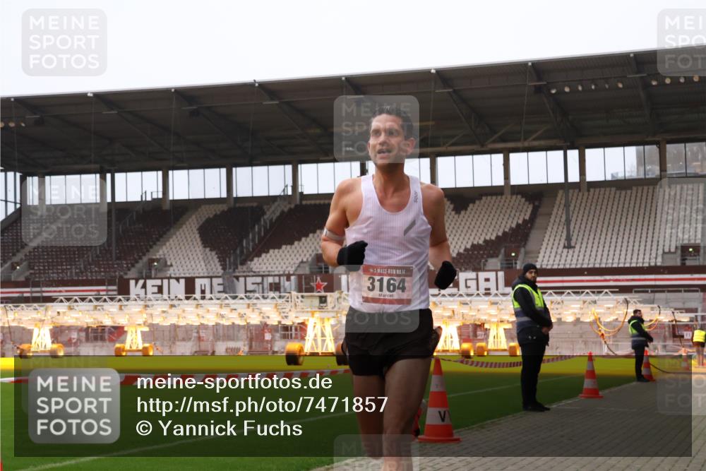 08.12.2024 - St. Pauli X-Mass-Run No. 14 Yannick Fuchs http://msf.ph/oto/7471857 08.12.2024 09:50:32 Ziel 2957, 3164 meine-sportfotos.de