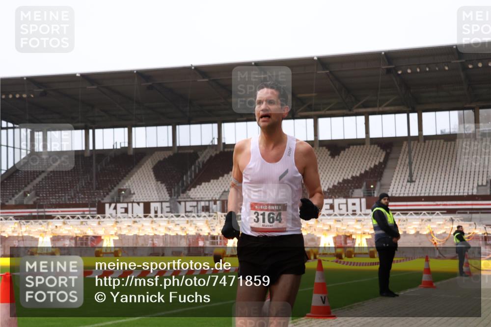 08.12.2024 - St. Pauli X-Mass-Run No. 14 Yannick Fuchs http://msf.ph/oto/7471859 08.12.2024 09:50:32 Ziel 2957, 3164 meine-sportfotos.de
