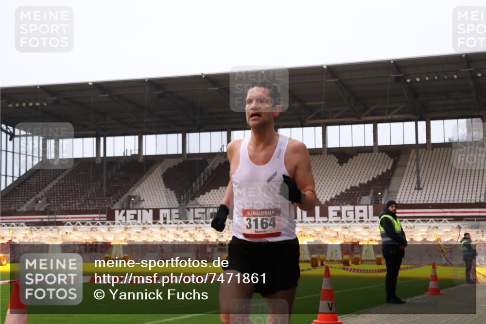 08.12.2024 - St. Pauli X-Mass-Run No. 14 Yannick Fuchs http://msf.ph/oto/7471861 08.12.2024 09:50:33 Ziel 2957, 3164 meine-sportfotos.de
