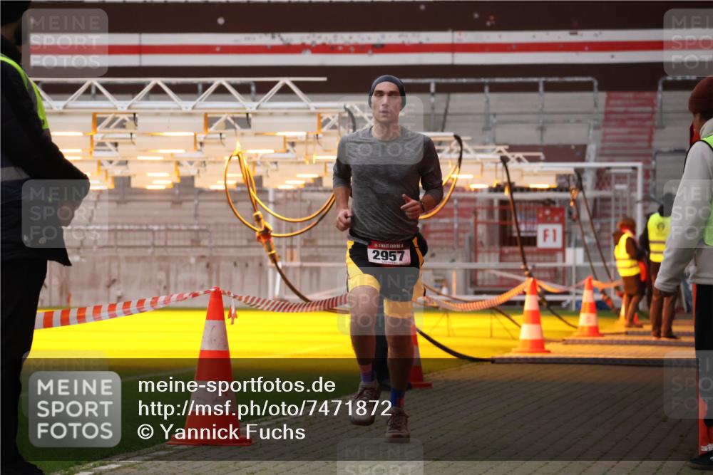 08.12.2024 - St. Pauli X-Mass-Run No. 14 Yannick Fuchs http://msf.ph/oto/7471872 08.12.2024 09:50:40 Ziel 2957 meine-sportfotos.de