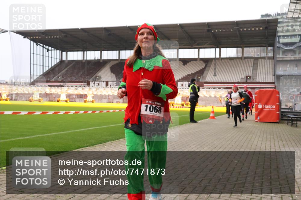 08.12.2024 - St. Pauli X-Mass-Run No. 14 Yannick Fuchs http://msf.ph/oto/7471873 08.12.2024 10:06:02 Ziel 40, 65, 175, 932, 1068, 1232, 1243, 1650, 2077, 2306, 2308, 2344, 2435, 2474, 2603, 2908, 3006, 3115, 3118, 3184, 3302 meine-sportfotos.de