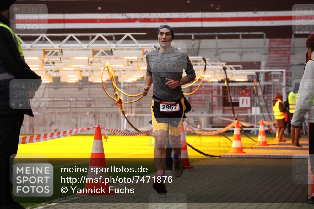 08.12.2024 - St. Pauli X-Mass-Run No. 14 Yannick Fuchs http://msf.ph/oto/7471876 08.12.2024 09:50:40 Ziel 2957 meine-sportfotos.de