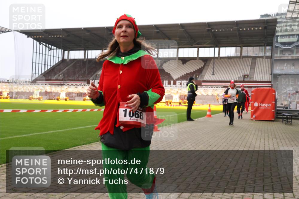 08.12.2024 - St. Pauli X-Mass-Run No. 14 Yannick Fuchs http://msf.ph/oto/7471879 08.12.2024 10:06:02 Ziel 40, 65, 175, 932, 1068, 1232, 1243, 1650, 2077, 2306, 2308, 2344, 2435, 2474, 2603, 2908, 3006, 3115, 3118, 3184, 3302 meine-sportfotos.de