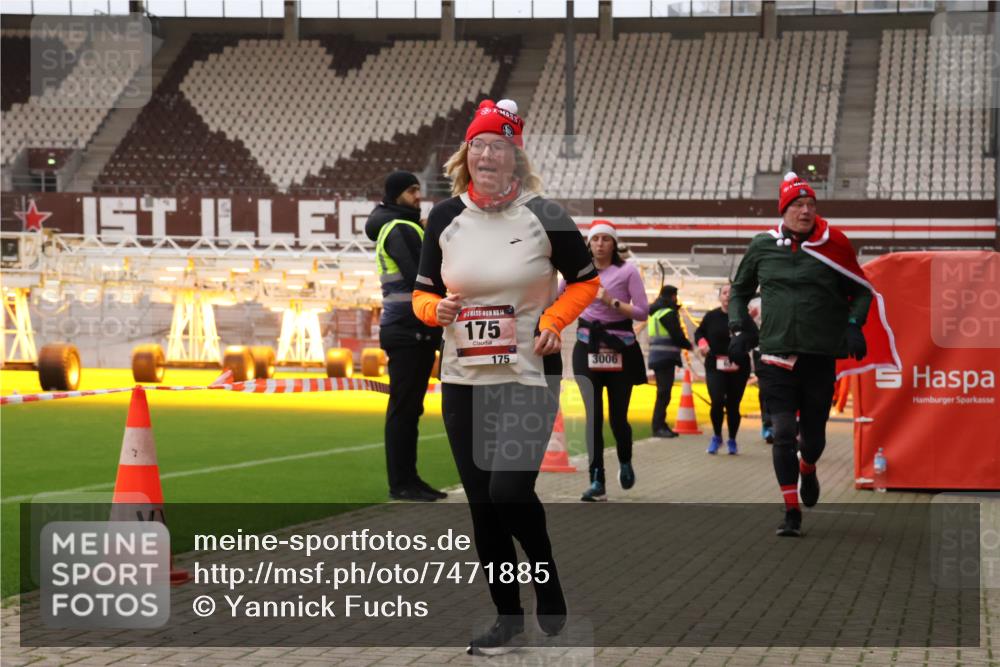 08.12.2024 - St. Pauli X-Mass-Run No. 14 Yannick Fuchs http://msf.ph/oto/7471885 08.12.2024 10:06:04 Ziel 40, 65, 175, 1068, 1232, 1243, 2306, 2308, 2344, 2435, 2474, 2908, 3006, 3115, 3118, 3184 meine-sportfotos.de