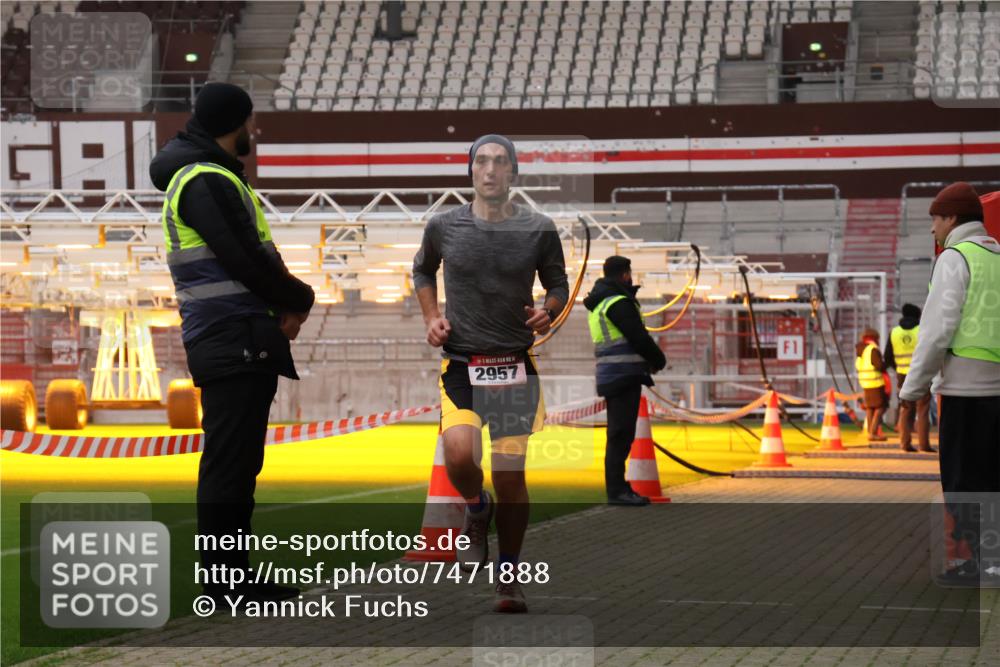 08.12.2024 - St. Pauli X-Mass-Run No. 14 Yannick Fuchs http://msf.ph/oto/7471888 08.12.2024 09:50:41 Ziel 2957 meine-sportfotos.de