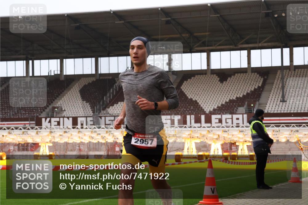 08.12.2024 - St. Pauli X-Mass-Run No. 14 Yannick Fuchs http://msf.ph/oto/7471922 08.12.2024 09:50:44 Ziel 2957 meine-sportfotos.de