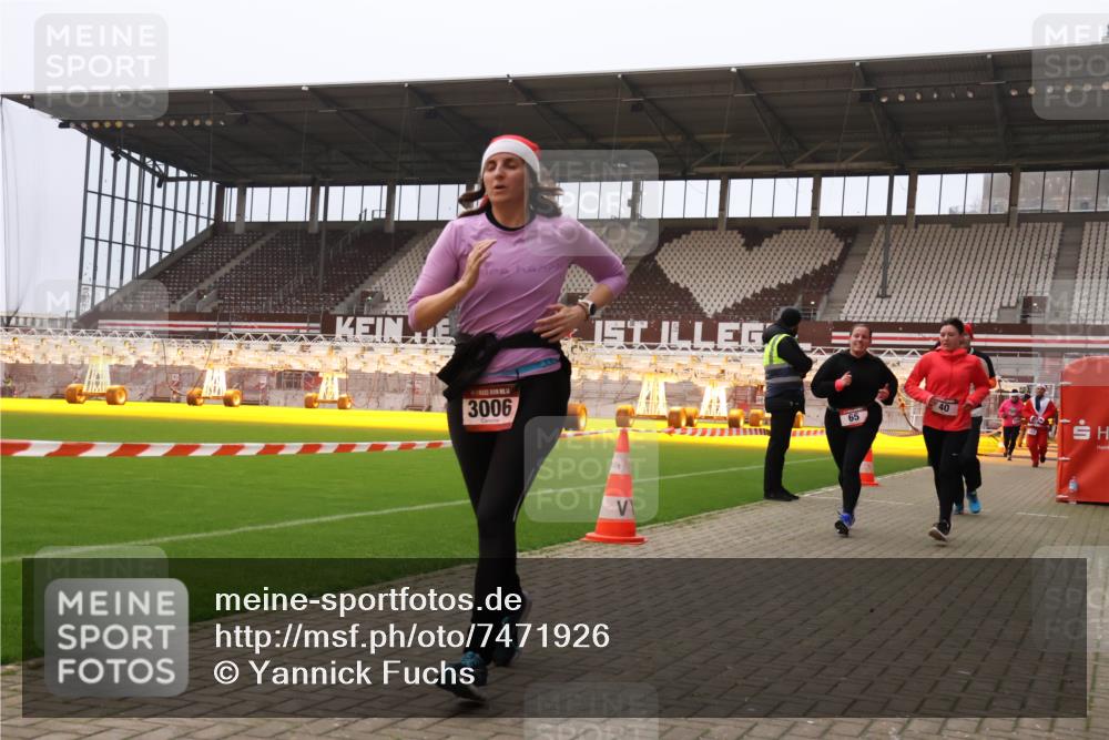08.12.2024 - St. Pauli X-Mass-Run No. 14 Yannick Fuchs http://msf.ph/oto/7471926 08.12.2024 10:06:09 Ziel 40, 65, 175, 696, 1013, 1016, 1068, 1232, 1243, 1563, 2474, 2894, 3006, 3115, 3184 meine-sportfotos.de