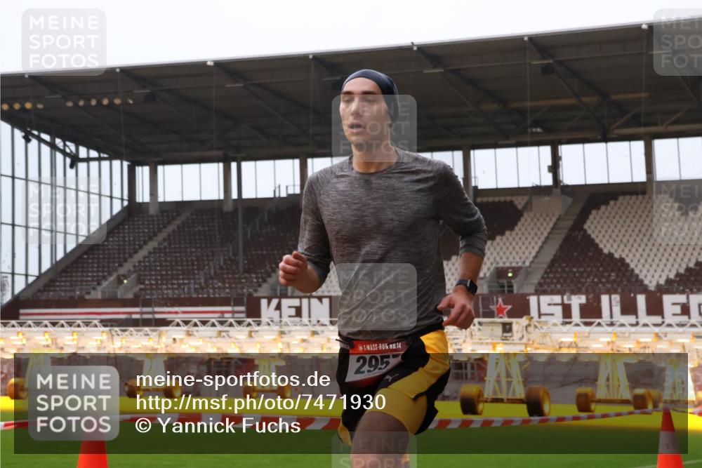 08.12.2024 - St. Pauli X-Mass-Run No. 14 Yannick Fuchs http://msf.ph/oto/7471930 08.12.2024 09:50:45 Ziel 2957 meine-sportfotos.de