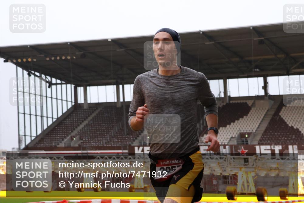 08.12.2024 - St. Pauli X-Mass-Run No. 14 Yannick Fuchs http://msf.ph/oto/7471932 08.12.2024 09:50:45 Ziel 2957 meine-sportfotos.de
