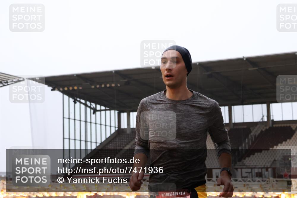 08.12.2024 - St. Pauli X-Mass-Run No. 14 Yannick Fuchs http://msf.ph/oto/7471936 08.12.2024 09:50:45 Ziel 2957 meine-sportfotos.de