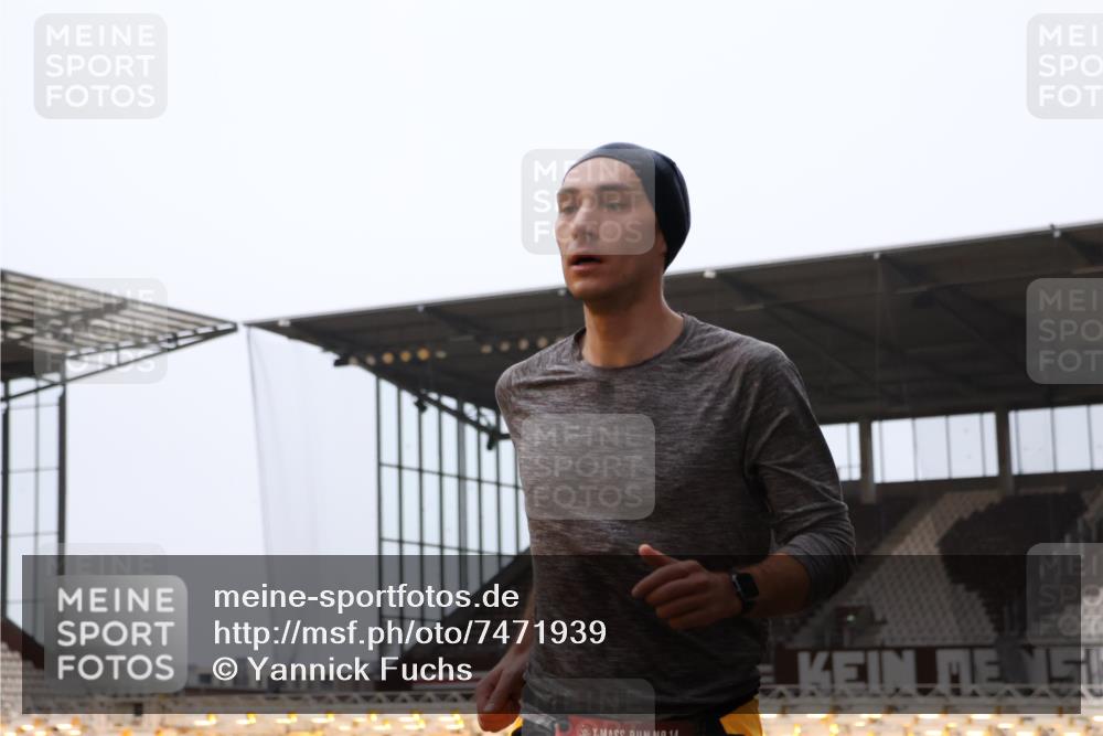 08.12.2024 - St. Pauli X-Mass-Run No. 14 Yannick Fuchs http://msf.ph/oto/7471939 08.12.2024 09:50:45 Ziel 2957 meine-sportfotos.de