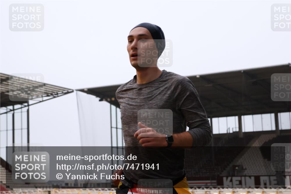 08.12.2024 - St. Pauli X-Mass-Run No. 14 Yannick Fuchs http://msf.ph/oto/7471941 08.12.2024 09:50:45 Ziel 2957 meine-sportfotos.de