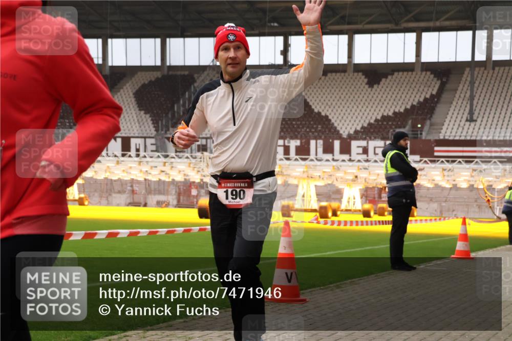 08.12.2024 - St. Pauli X-Mass-Run No. 14 Yannick Fuchs http://msf.ph/oto/7471946 08.12.2024 10:06:12 Ziel 40, 65, 175, 696, 1013, 1016, 1068, 1232, 1243, 1563, 2474, 2894, 3006, 3184 meine-sportfotos.de