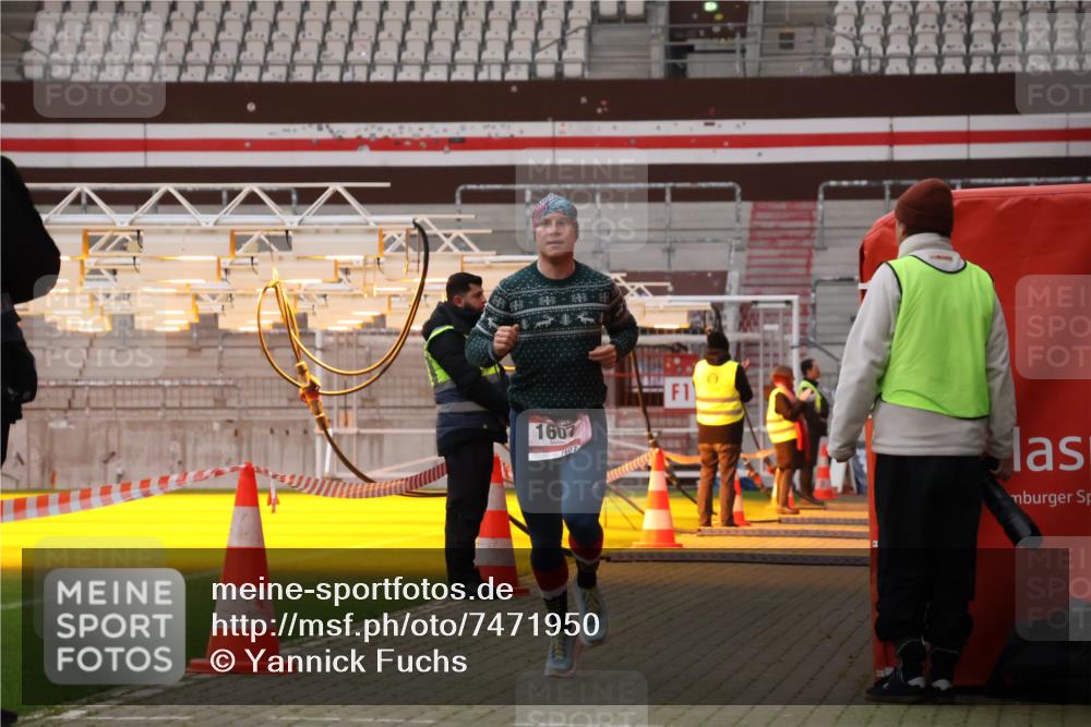 08.12.2024 - St. Pauli X-Mass-Run No. 14 Yannick Fuchs http://msf.ph/oto/7471950 08.12.2024 09:51:03 Ziel 2, 1607 meine-sportfotos.de