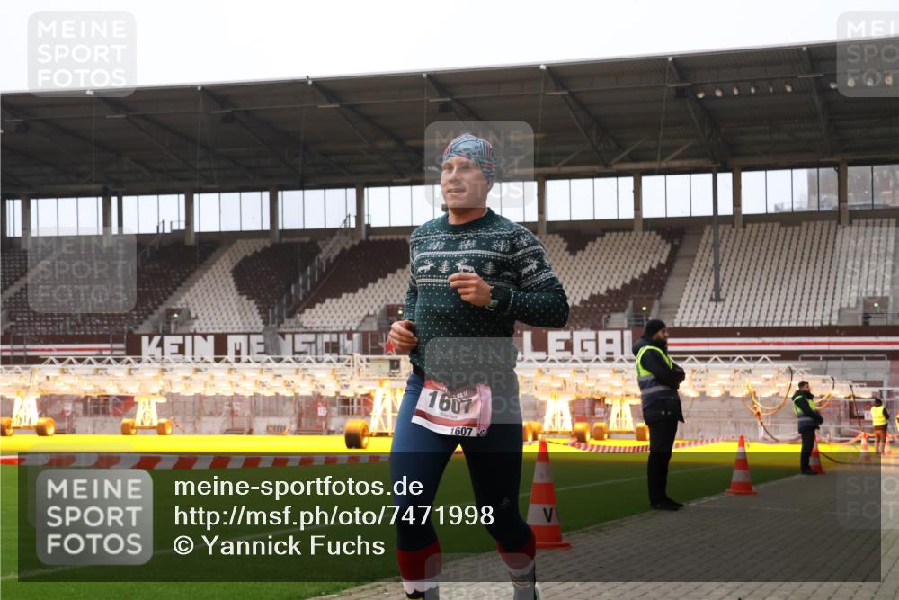 08.12.2024 - St. Pauli X-Mass-Run No. 14 Yannick Fuchs http://msf.ph/oto/7471998 08.12.2024 09:51:06 Ziel 2, 1607 meine-sportfotos.de