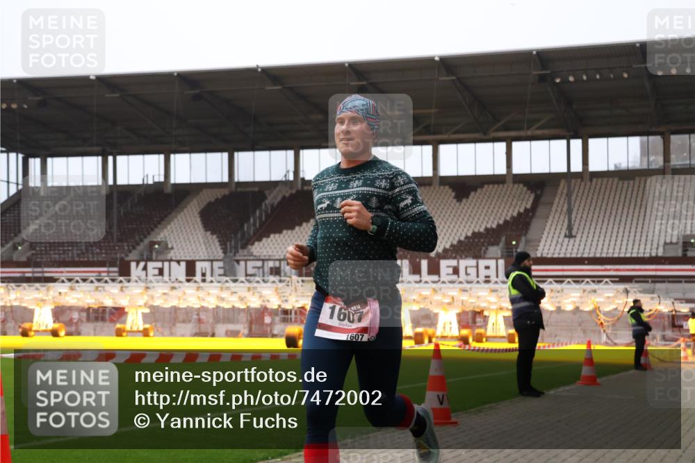 08.12.2024 - St. Pauli X-Mass-Run No. 14 Yannick Fuchs http://msf.ph/oto/7472002 08.12.2024 09:51:06 Ziel 2, 1607 meine-sportfotos.de