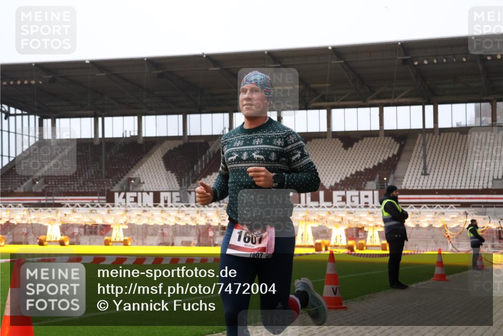 08.12.2024 - St. Pauli X-Mass-Run No. 14 Yannick Fuchs http://msf.ph/oto/7472004 08.12.2024 09:51:06 Ziel 2, 1607 meine-sportfotos.de