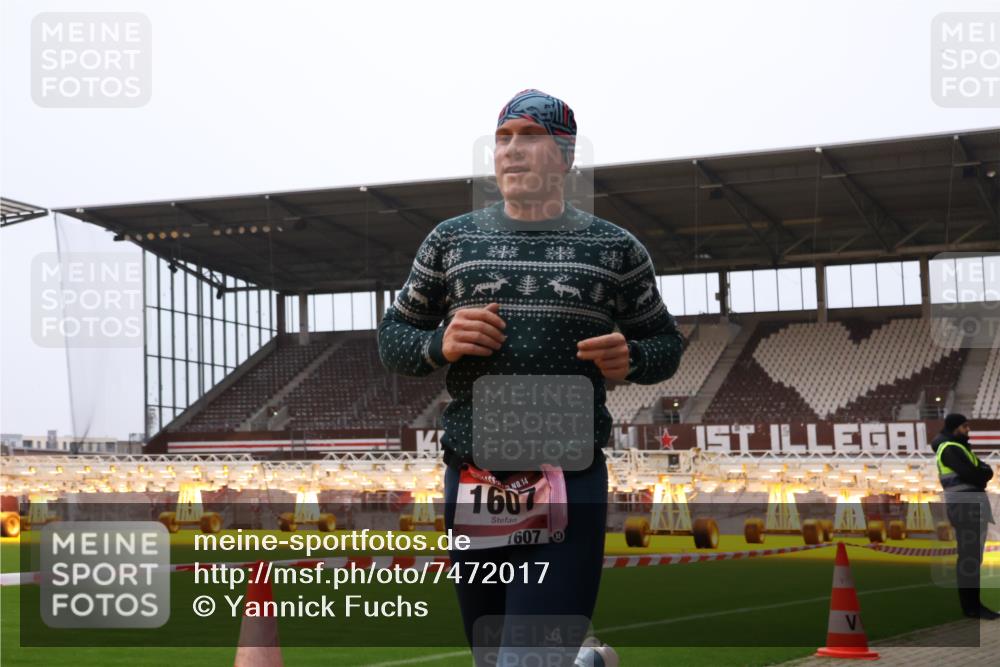 08.12.2024 - St. Pauli X-Mass-Run No. 14 Yannick Fuchs http://msf.ph/oto/7472017 08.12.2024 09:51:07 Ziel 2, 1607 meine-sportfotos.de