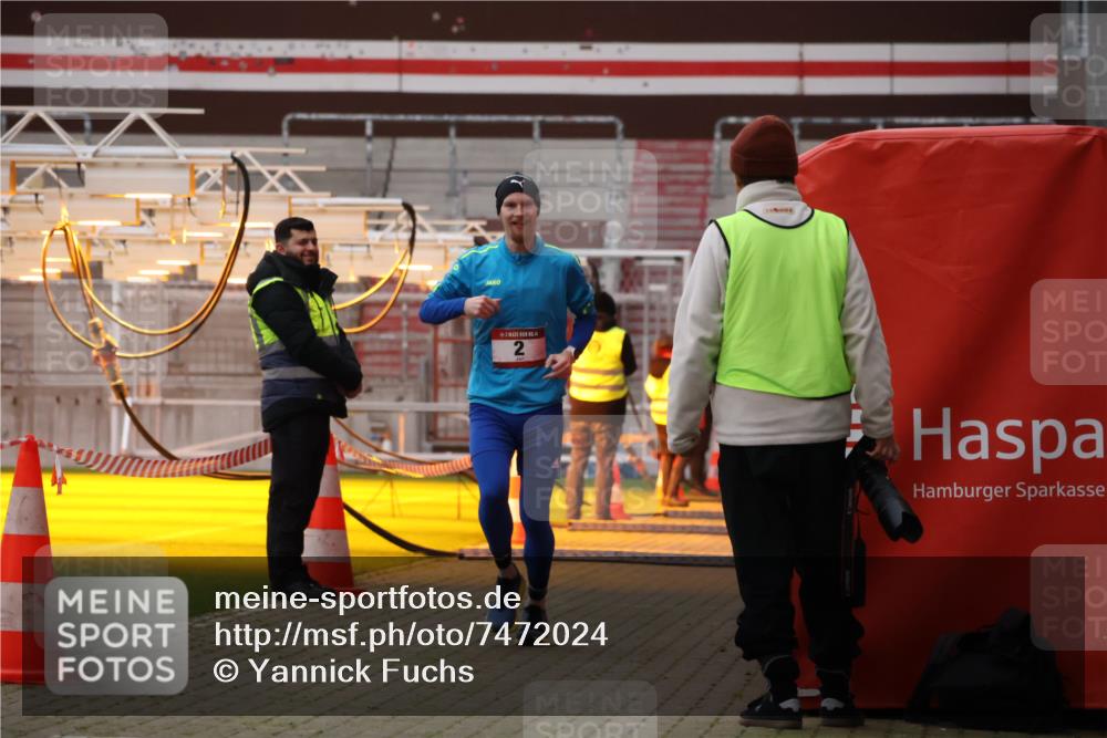 08.12.2024 - St. Pauli X-Mass-Run No. 14 Yannick Fuchs http://msf.ph/oto/7472024 08.12.2024 09:51:12 Ziel 2, 1607, 3309 meine-sportfotos.de