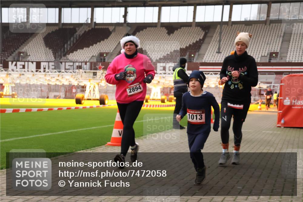 08.12.2024 - St. Pauli X-Mass-Run No. 14 Yannick Fuchs http://msf.ph/oto/7472058 08.12.2024 10:06:20 Ziel 40, 65, 78, 696, 1013, 1016, 1232, 1563, 2894, 3006 meine-sportfotos.de