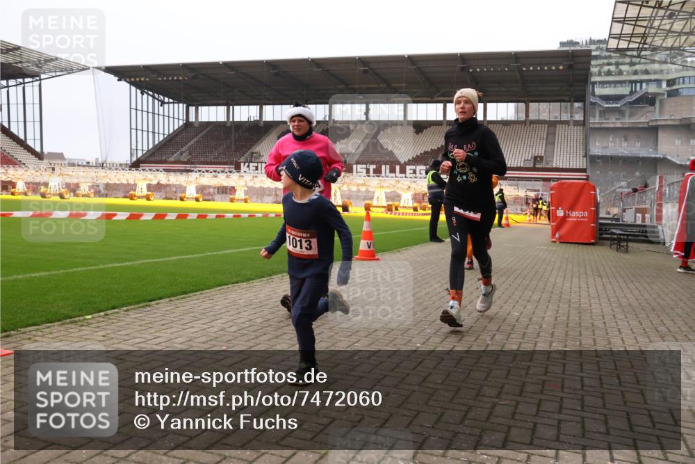 08.12.2024 - St. Pauli X-Mass-Run No. 14 Yannick Fuchs http://msf.ph/oto/7472060 08.12.2024 10:06:21 Ziel 40, 65, 78, 696, 1013, 1016, 1232, 1563, 2894, 3006 meine-sportfotos.de