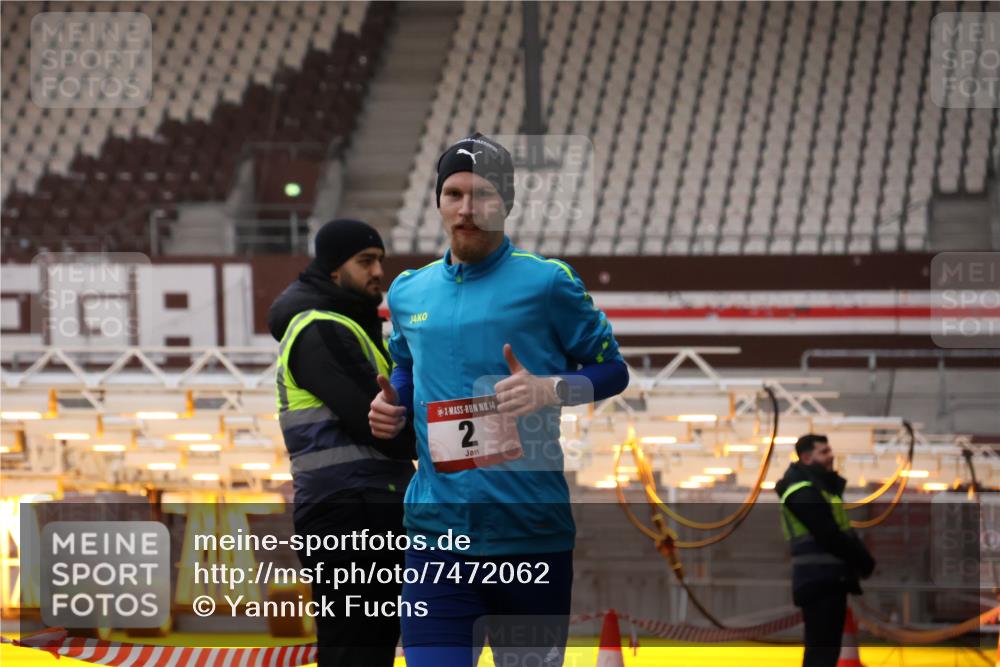08.12.2024 - St. Pauli X-Mass-Run No. 14 Yannick Fuchs http://msf.ph/oto/7472062 08.12.2024 09:51:15 Ziel 2, 1607, 2757, 3309 meine-sportfotos.de