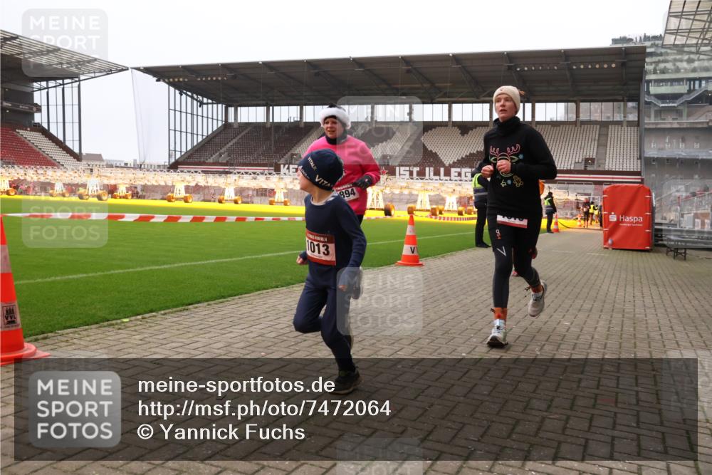 08.12.2024 - St. Pauli X-Mass-Run No. 14 Yannick Fuchs http://msf.ph/oto/7472064 08.12.2024 10:06:21 Ziel 40, 65, 78, 696, 1013, 1016, 1232, 1563, 2894, 3006 meine-sportfotos.de