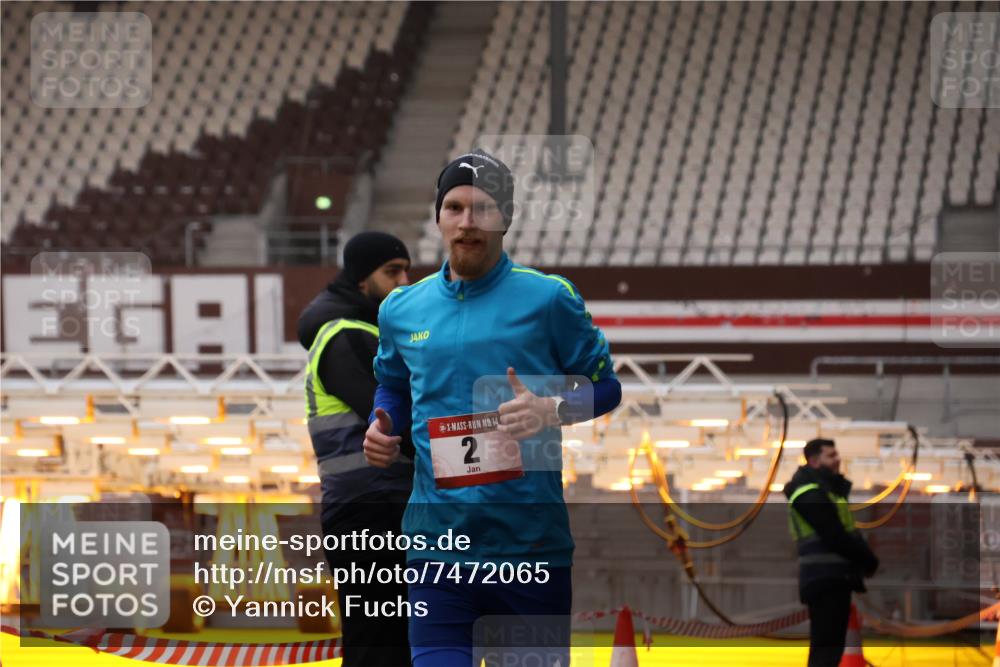 08.12.2024 - St. Pauli X-Mass-Run No. 14 Yannick Fuchs http://msf.ph/oto/7472065 08.12.2024 09:51:15 Ziel 2, 1607, 2757, 3309 meine-sportfotos.de