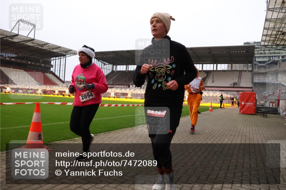 08.12.2024 - St. Pauli X-Mass-Run No. 14 Yannick Fuchs http://msf.ph/oto/7472089 08.12.2024 10:06:22 Ziel 40, 65, 78, 529, 696, 1013, 1016, 1232, 1563, 2894, 3006, 3257 meine-sportfotos.de