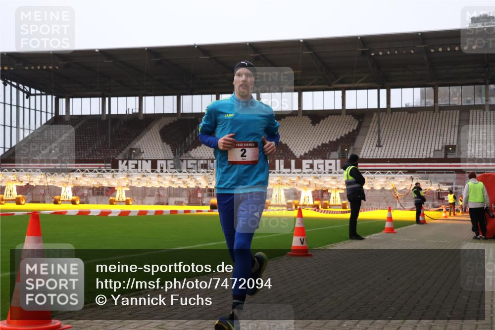 08.12.2024 - St. Pauli X-Mass-Run No. 14 Yannick Fuchs http://msf.ph/oto/7472094 08.12.2024 09:51:17 Ziel 2, 1607, 2757, 3309 meine-sportfotos.de