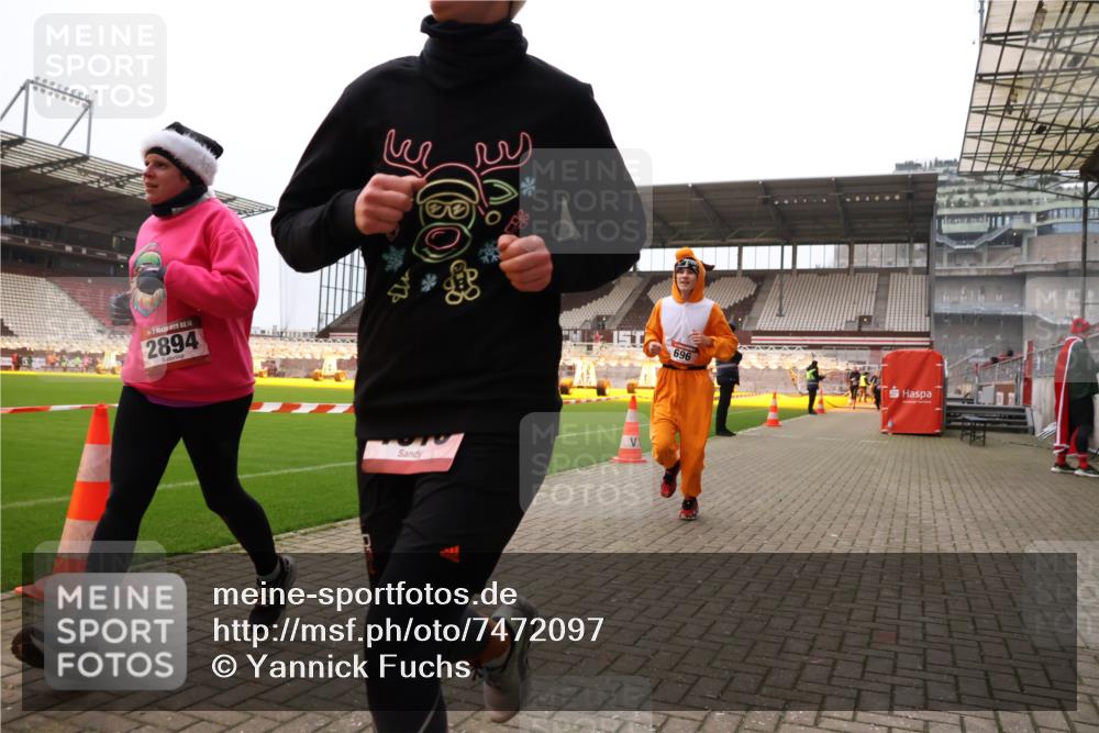 08.12.2024 - St. Pauli X-Mass-Run No. 14 Yannick Fuchs http://msf.ph/oto/7472097 08.12.2024 10:06:22 Ziel 40, 65, 78, 529, 696, 1013, 1016, 1232, 1563, 2894, 3006, 3257 meine-sportfotos.de