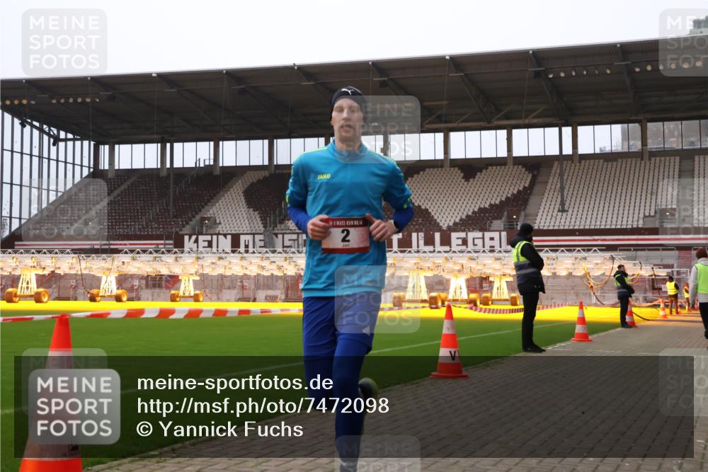 08.12.2024 - St. Pauli X-Mass-Run No. 14 Yannick Fuchs http://msf.ph/oto/7472098 08.12.2024 09:51:17 Ziel 2, 1607, 2757, 3309 meine-sportfotos.de