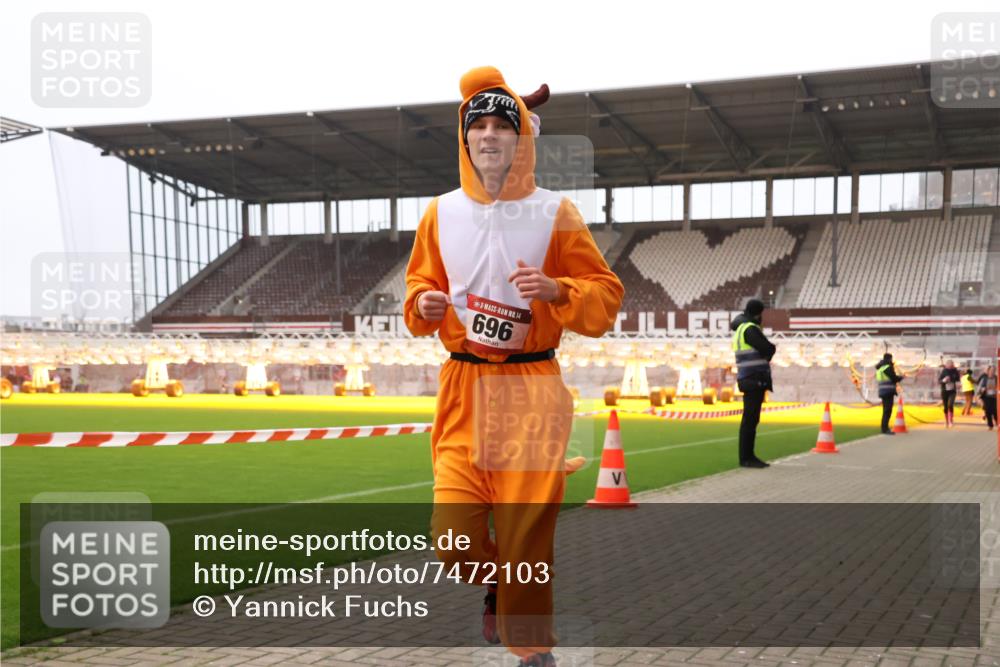 08.12.2024 - St. Pauli X-Mass-Run No. 14 Yannick Fuchs http://msf.ph/oto/7472103 08.12.2024 10:06:23 Ziel 40, 78, 529, 696, 1013, 1016, 1232, 1563, 2894, 3257, 3259 meine-sportfotos.de