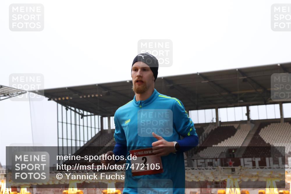 08.12.2024 - St. Pauli X-Mass-Run No. 14 Yannick Fuchs http://msf.ph/oto/7472105 08.12.2024 09:51:17 Ziel 2, 1607, 2757, 3309 meine-sportfotos.de