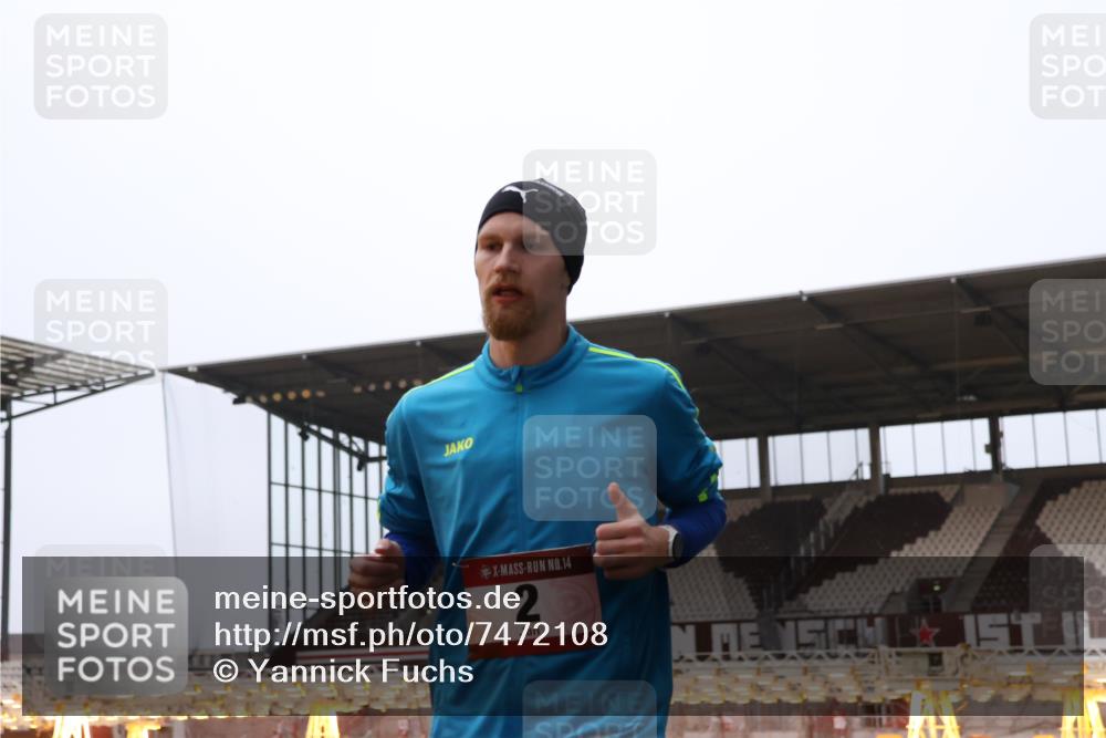 08.12.2024 - St. Pauli X-Mass-Run No. 14 Yannick Fuchs http://msf.ph/oto/7472108 08.12.2024 09:51:17 Ziel 2, 1607, 2757, 3309 meine-sportfotos.de