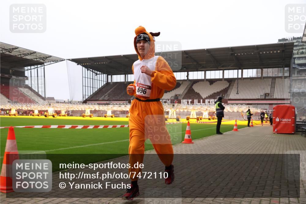 08.12.2024 - St. Pauli X-Mass-Run No. 14 Yannick Fuchs http://msf.ph/oto/7472110 08.12.2024 10:06:23 Ziel 40, 78, 529, 696, 1013, 1016, 1232, 1563, 2894, 3257, 3259 meine-sportfotos.de