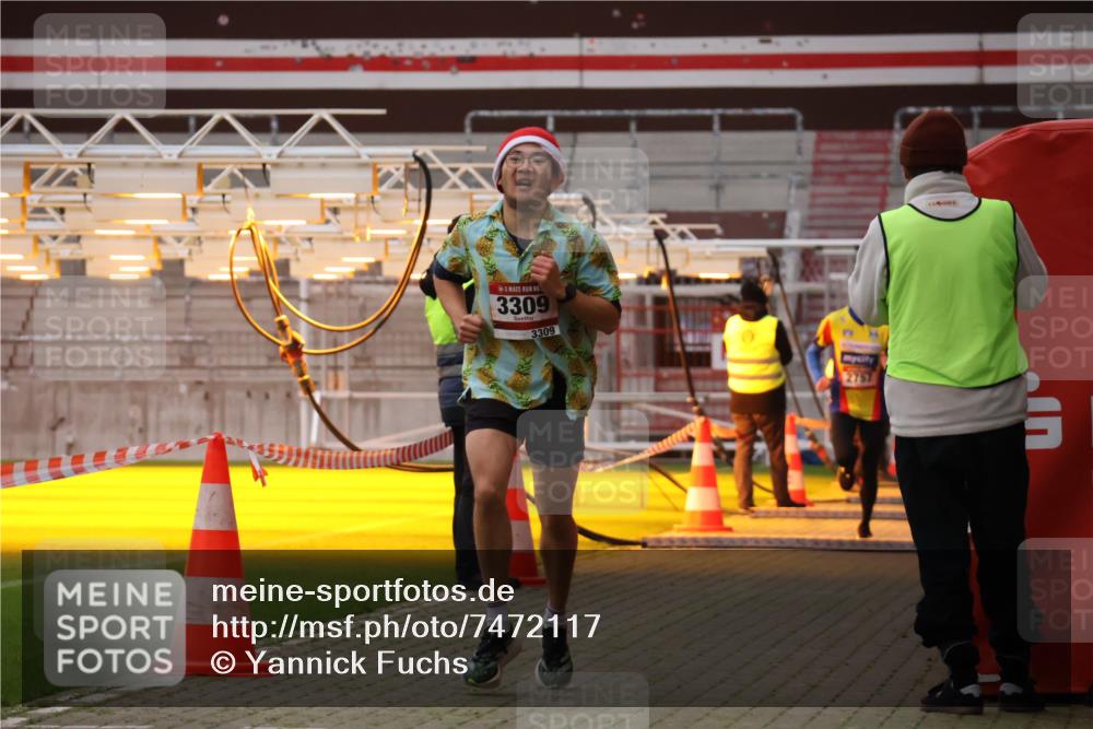 08.12.2024 - St. Pauli X-Mass-Run No. 14 Yannick Fuchs http://msf.ph/oto/7472117 08.12.2024 09:51:26 Ziel 1607, 2757, 3309 meine-sportfotos.de