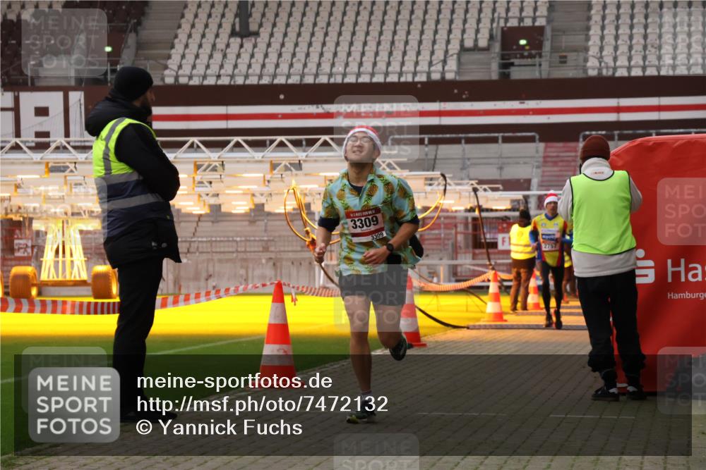 08.12.2024 - St. Pauli X-Mass-Run No. 14 Yannick Fuchs http://msf.ph/oto/7472132 08.12.2024 09:51:27 Ziel 2757, 3309 meine-sportfotos.de