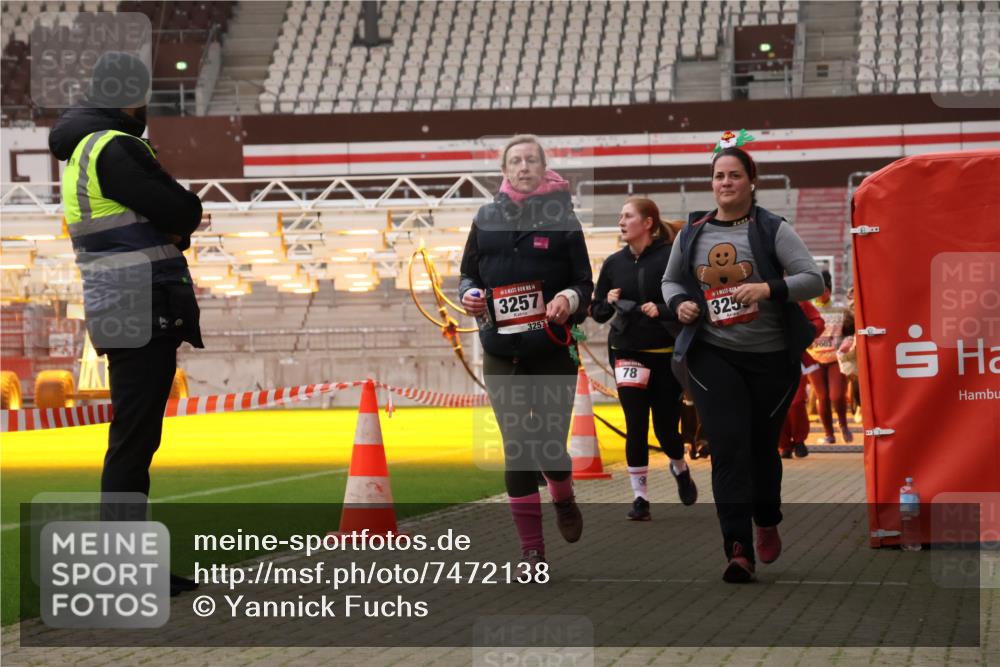 08.12.2024 - St. Pauli X-Mass-Run No. 14 Yannick Fuchs http://msf.ph/oto/7472138 08.12.2024 10:06:30 Ziel 78, 529, 696, 885, 890, 1013, 1016, 1563, 2894, 3257, 3259 meine-sportfotos.de