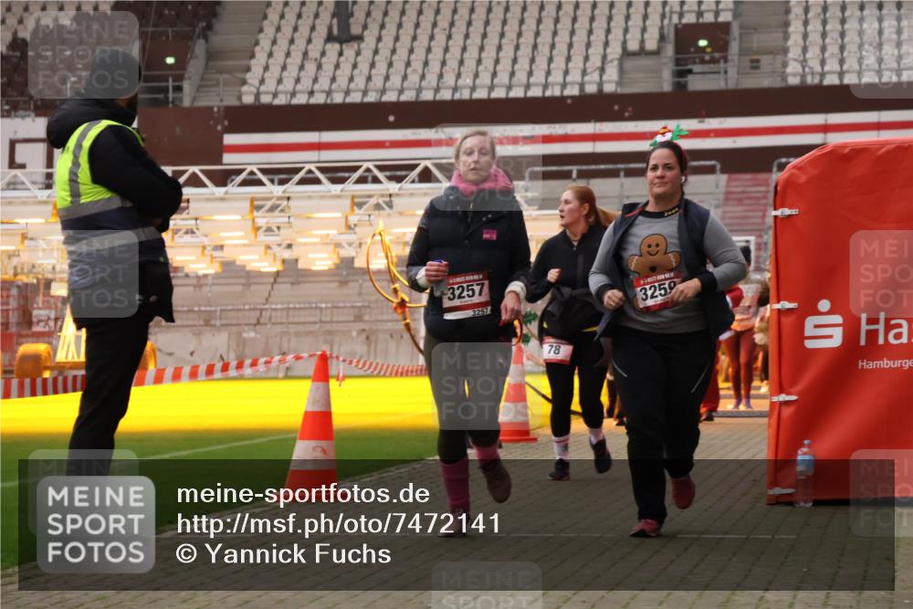 08.12.2024 - St. Pauli X-Mass-Run No. 14 Yannick Fuchs http://msf.ph/oto/7472141 08.12.2024 10:06:30 Ziel 78, 529, 696, 885, 890, 1013, 1016, 1563, 2894, 3257, 3259 meine-sportfotos.de