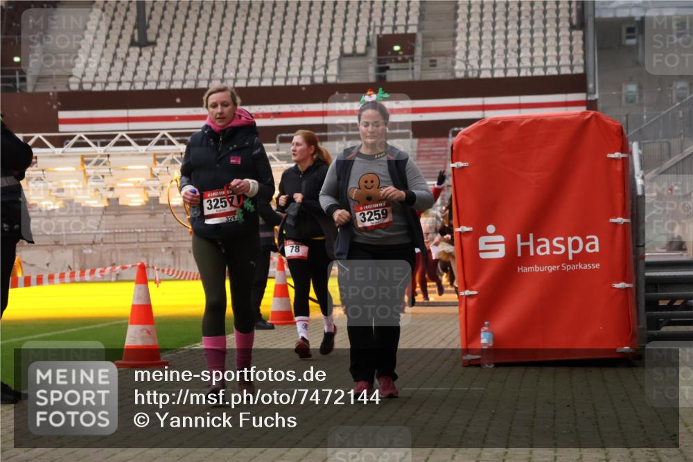 08.12.2024 - St. Pauli X-Mass-Run No. 14 Yannick Fuchs http://msf.ph/oto/7472144 08.12.2024 10:06:31 Ziel 78, 529, 696, 698, 885, 890, 1016, 2894, 3257, 3259 meine-sportfotos.de