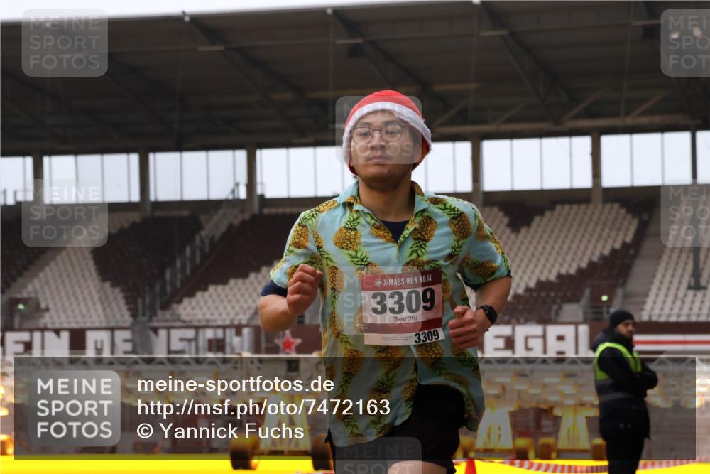 08.12.2024 - St. Pauli X-Mass-Run No. 14 Yannick Fuchs http://msf.ph/oto/7472163 08.12.2024 09:51:29 Ziel 2757, 3309 meine-sportfotos.de