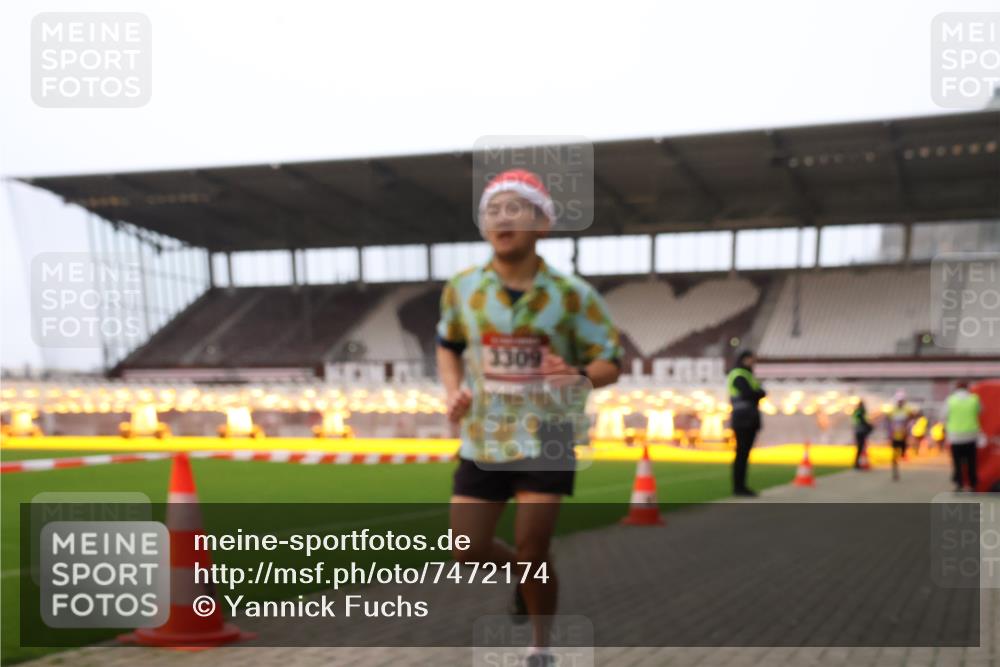 08.12.2024 - St. Pauli X-Mass-Run No. 14 Yannick Fuchs http://msf.ph/oto/7472174 08.12.2024 09:51:30 Ziel 2757, 3309 meine-sportfotos.de